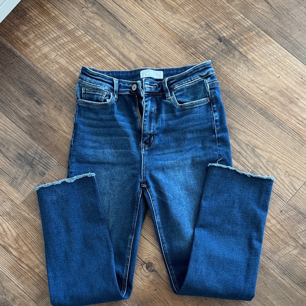 Classic Blue Women's Cropped Jeans